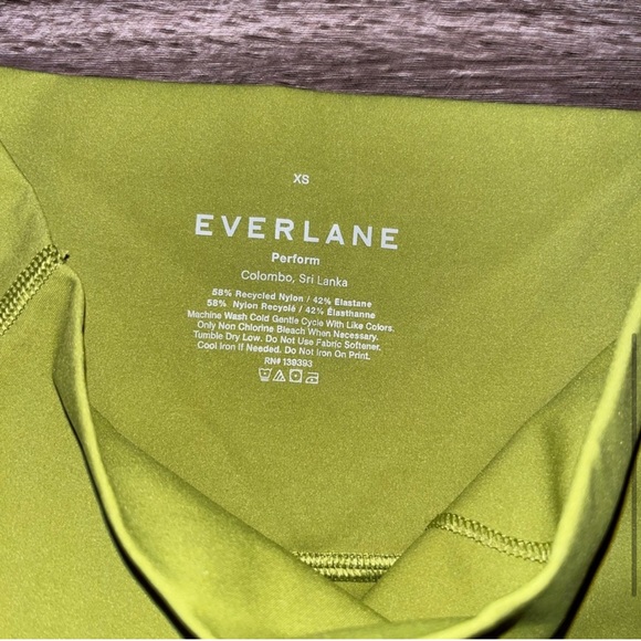 Everlane The Perform Bike Short - Picture 5 of 5